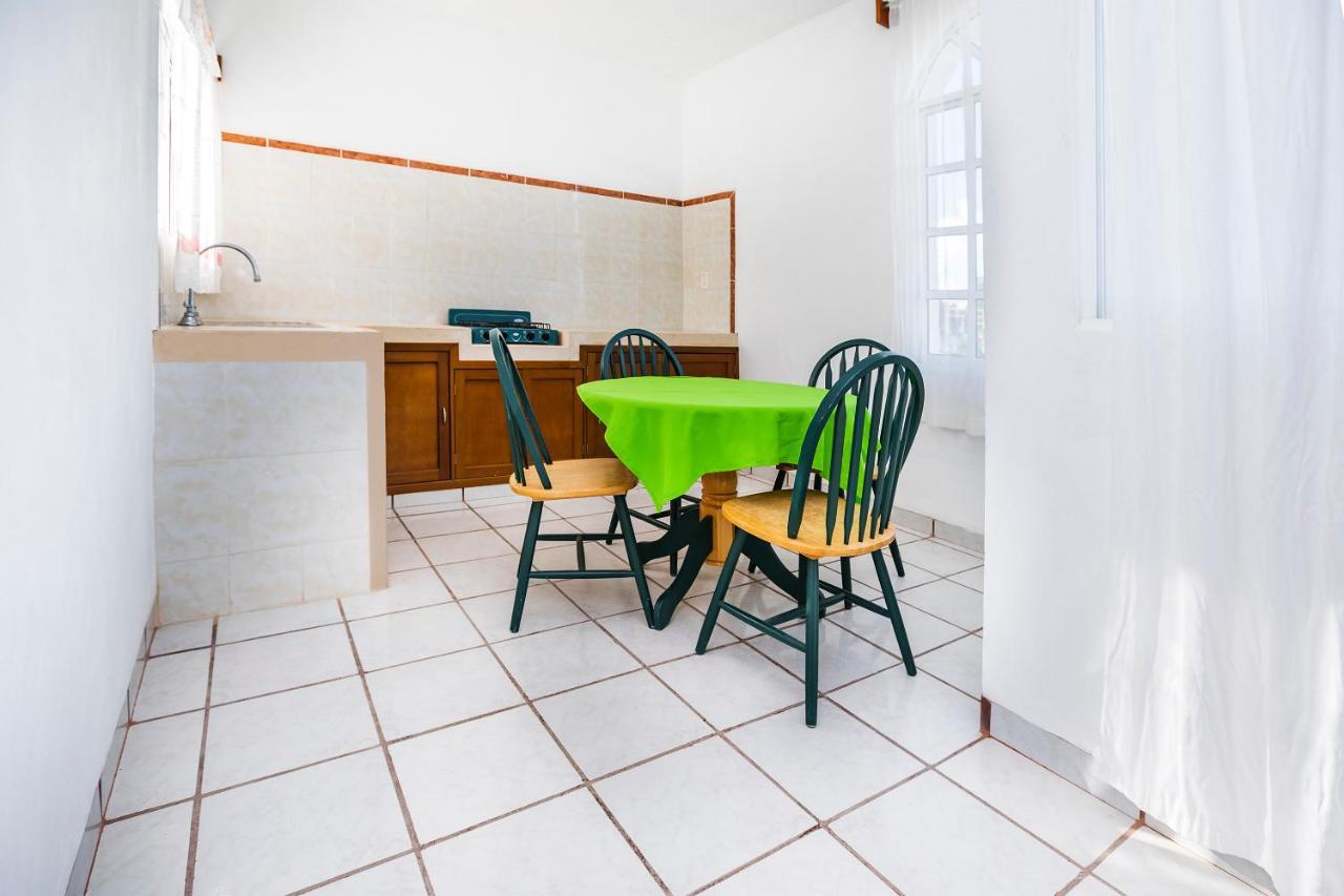 Capital O Oxtankah,Chetumal Bay Hotel Calderitas Екстериор снимка