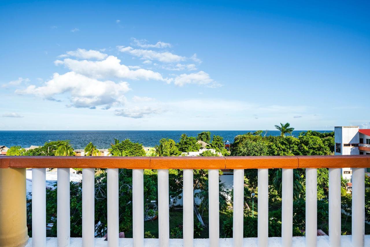Capital O Oxtankah,Chetumal Bay Hotel Calderitas Екстериор снимка